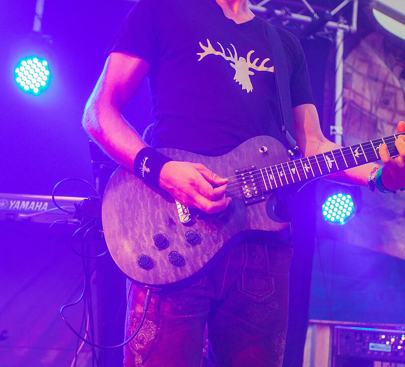 Musik im Festzelt gab es mit der Band "KLOSTERGOLD"