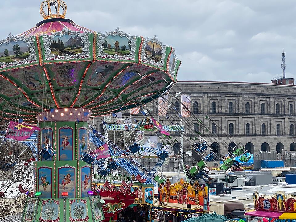 O'zapft is! Das Frühlingsfest am Dutzendteich beginnt