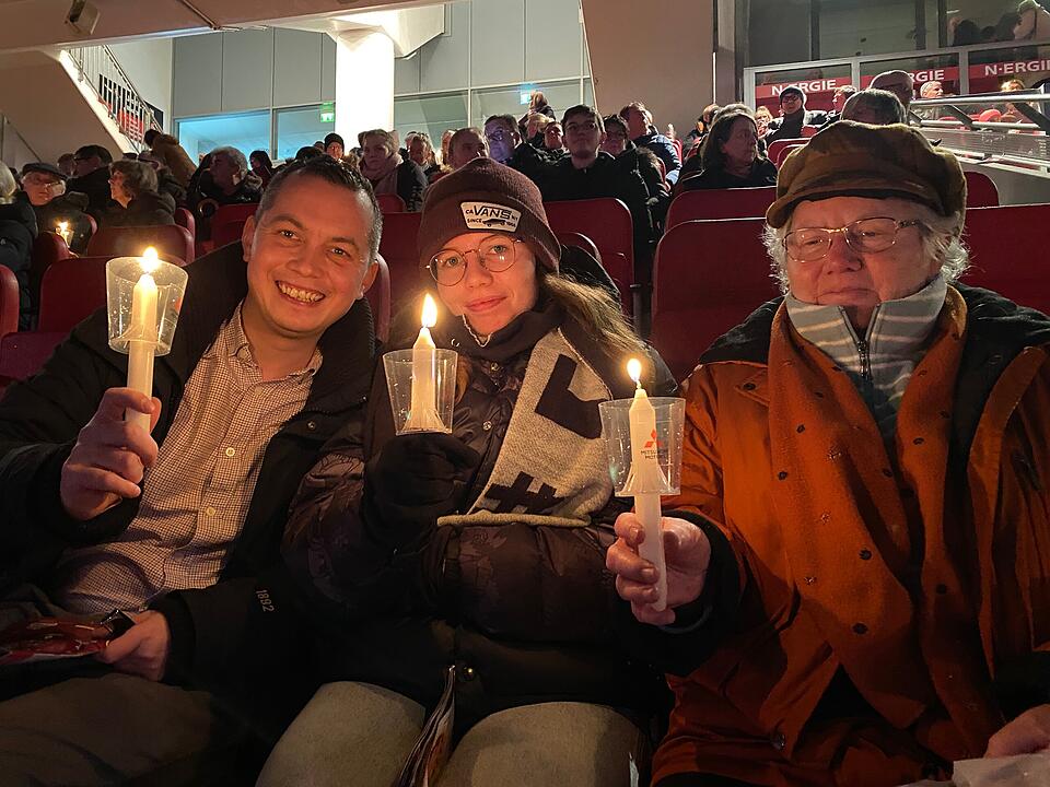Endlich wieder: Impressionen vom Große Nürnberger Adventssingen 2022 im Max-Morlock-Stadion