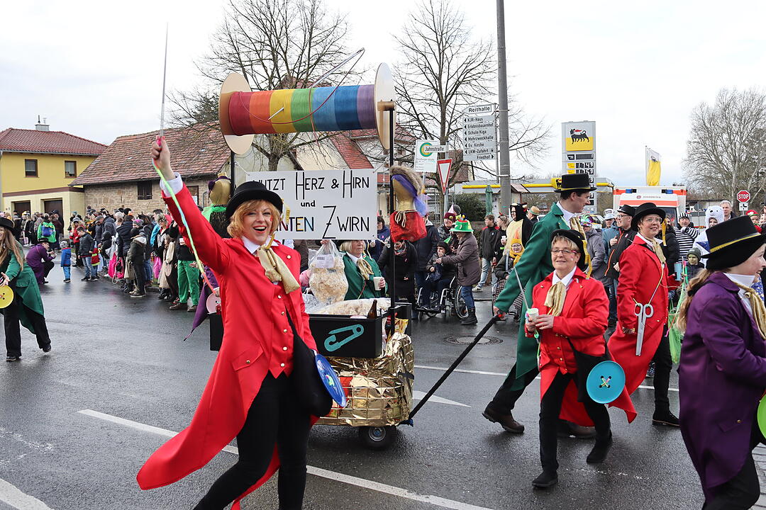 Die Hauptstrasse wurde zur Partymeile
