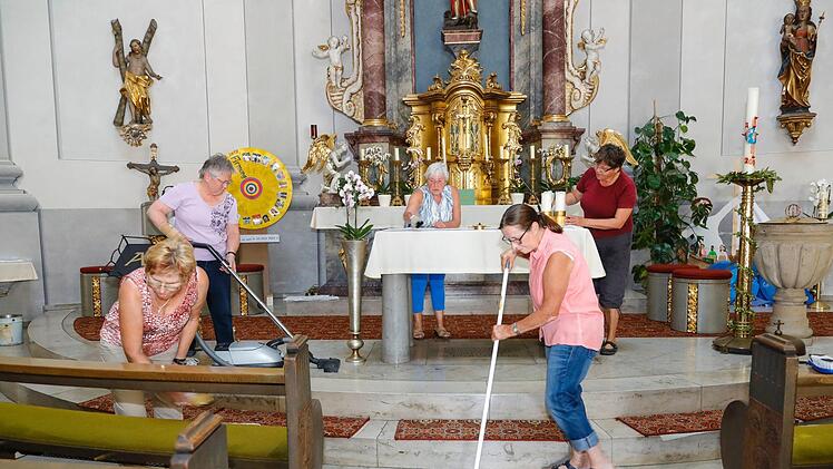 Das Wonfurter Kirchenputz-Quintett (v.l.): Brigitte Müller, Rita Cirske, Christa Stapf, Christa Virsching, Ilse Schweinitzer Foto: Matthias Hoch