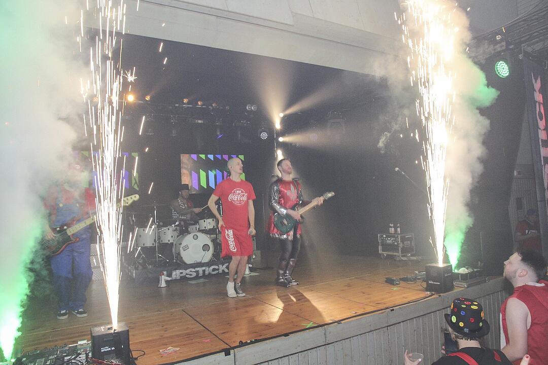 Faschingsparty vom Feinsten in der Stadthalle Stadtsteinach.