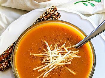 Süßkartoffel-Apfel-Suppe schmeckt zu jeder Jahreszeit.
