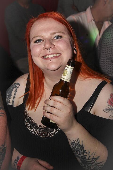 Volles Haus, erwachsene Partypeople und eine ausgelassene Feier!
