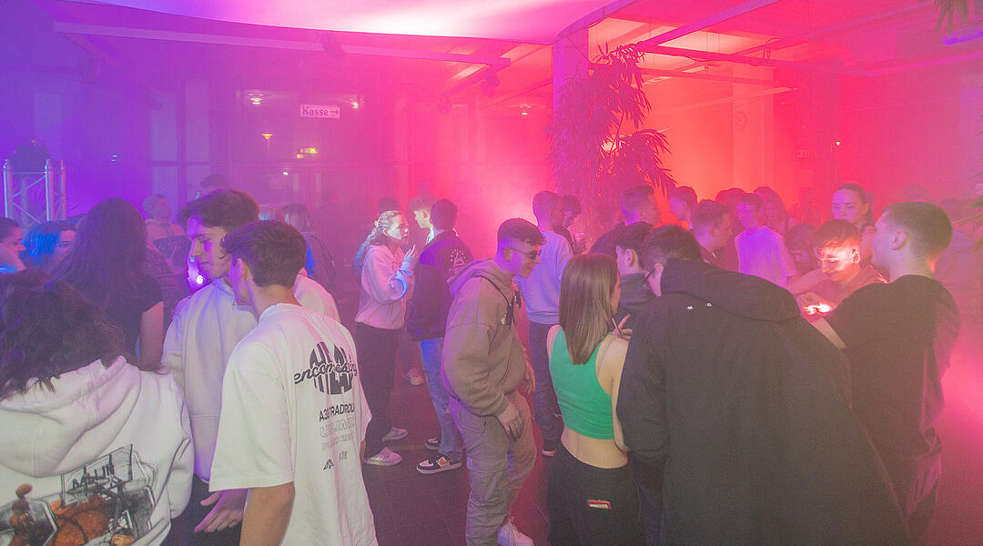 Nach dem einschlagenden Erfolg der ersten Kufa Club Night wurde ausgelassen die 2. Auflage gefeiert.