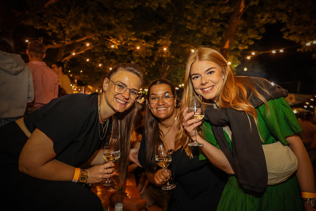 Impressionen vom größten Weinfest in Franken!