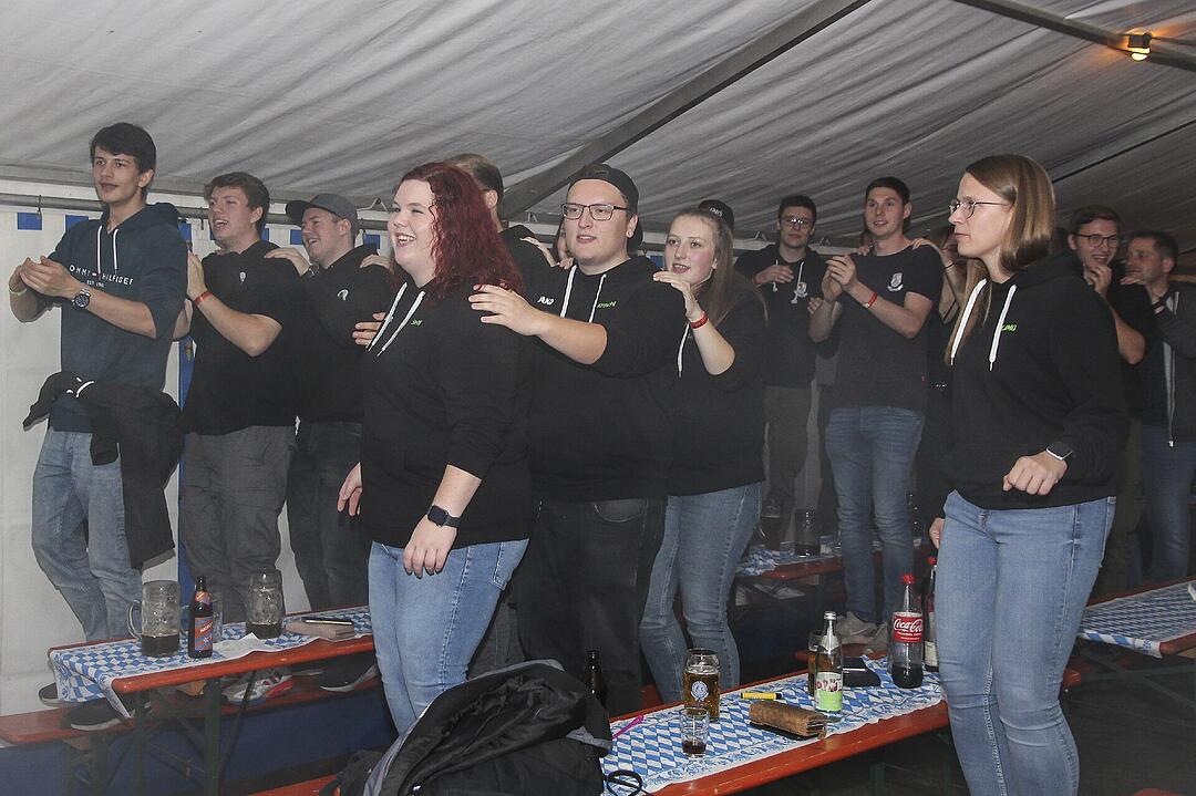 Die Landjugend Zaubach hat zum Kerwatanz eingeladen.