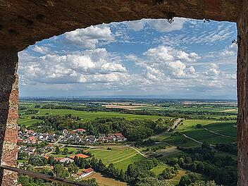 Die Urlaubs-und Weinregion Südliche Weinstraße liegt im Süden der Pfalz.