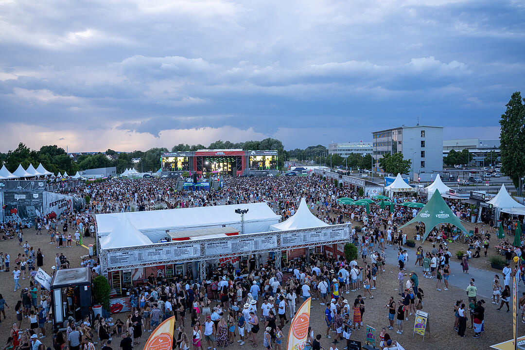 Mit vielen internationalen und nationalen Live-Acts!