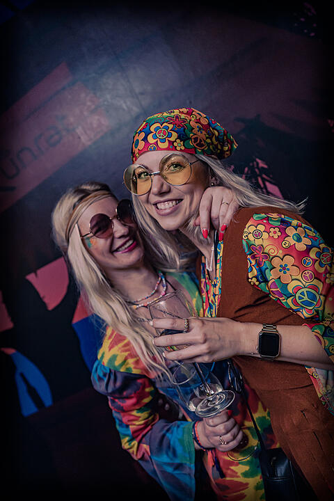 Gemeinsam Fasching feiern bis Montagmorgen!