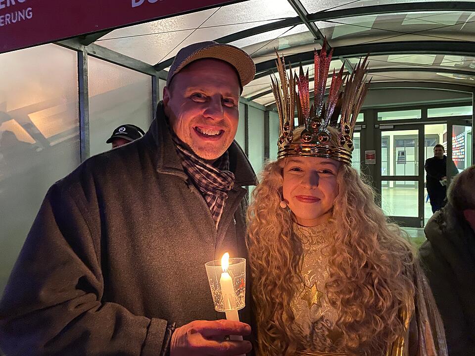 Endlich wieder: Impressionen vom Große Nürnberger Adventssingen 2022 im Max-Morlock-Stadion