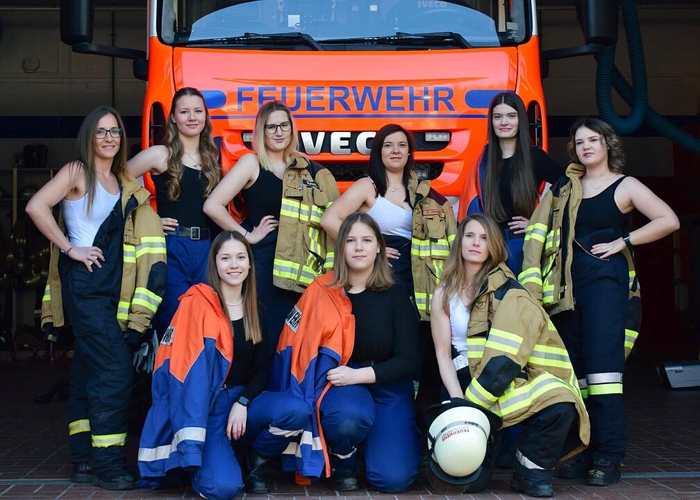"Frauenpower": Kalender der Feuerwehr-Damen Burgkunstadt - Bildergalerie