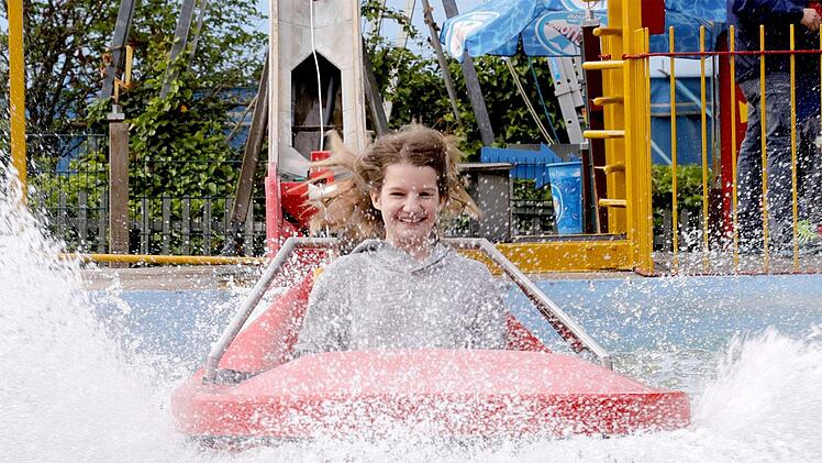 Annika in der Wasserbahn. Foto:  Matthias Hoch