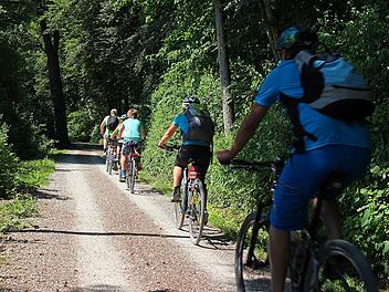 Radtouren halten fit und machen Spaß.