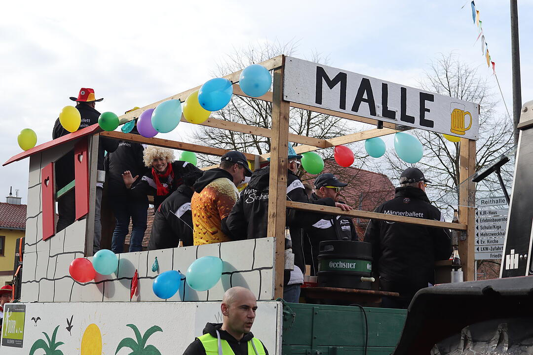 Die Hauptstrasse wurde zur Partymeile