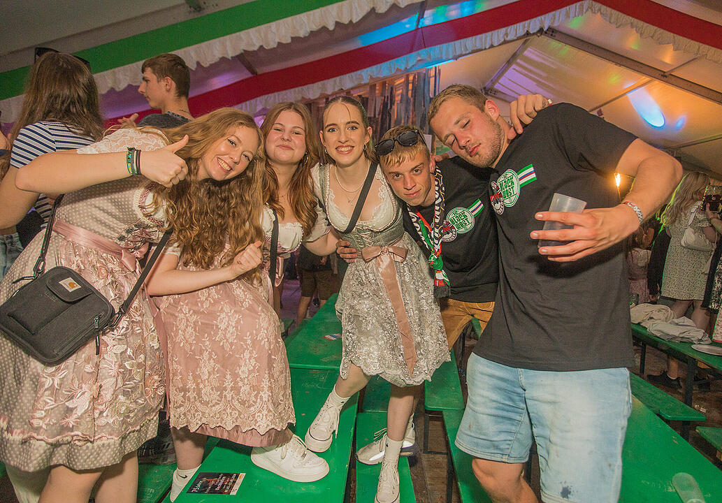 Die Cover- und Partyband "Tasty 7" spielten am Samstag.