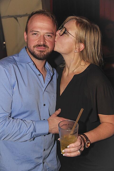 Volles Haus, erwachsene Partypeople und eine ausgelassene Feier!