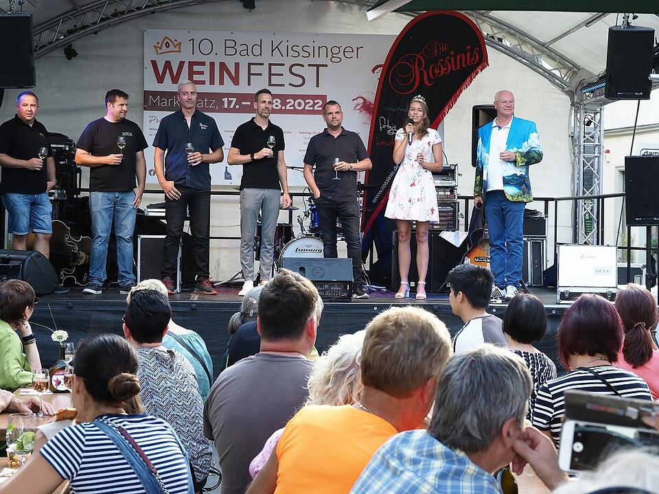 Authentische Saaletal-Weine, Spitzen-Bands und kulinarische Köstlichkeiten.