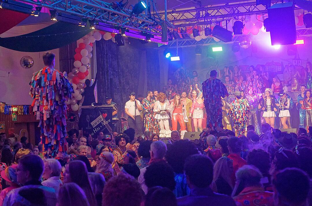 Motto: "Licht aus! Spot an! 70er Disco"