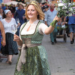 Großer historischer Festzug durch Bad Kissingen!