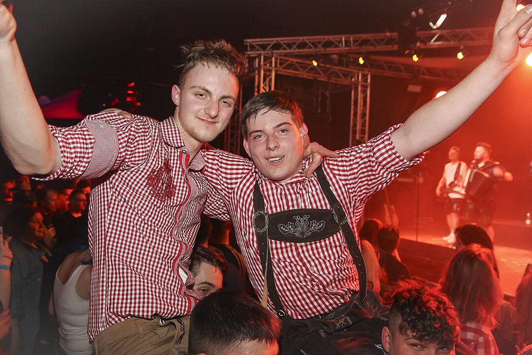 Heavy Volxmusic in Trockau