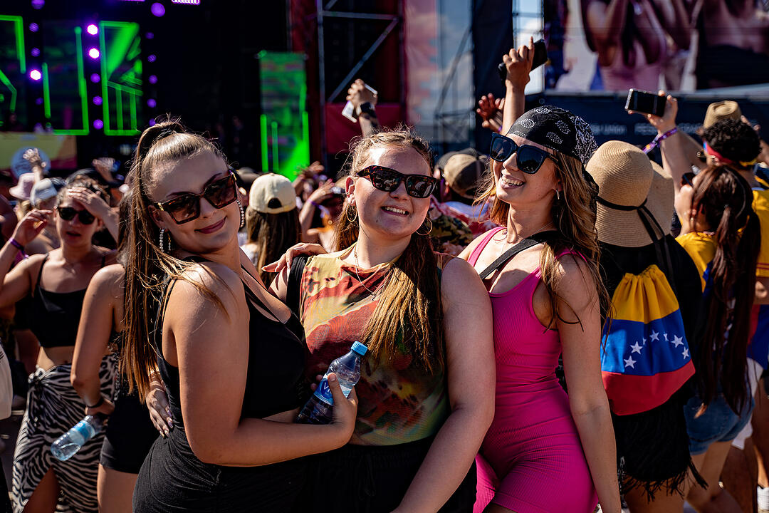 Mit vielen internationalen und nationalen Live-Acts!