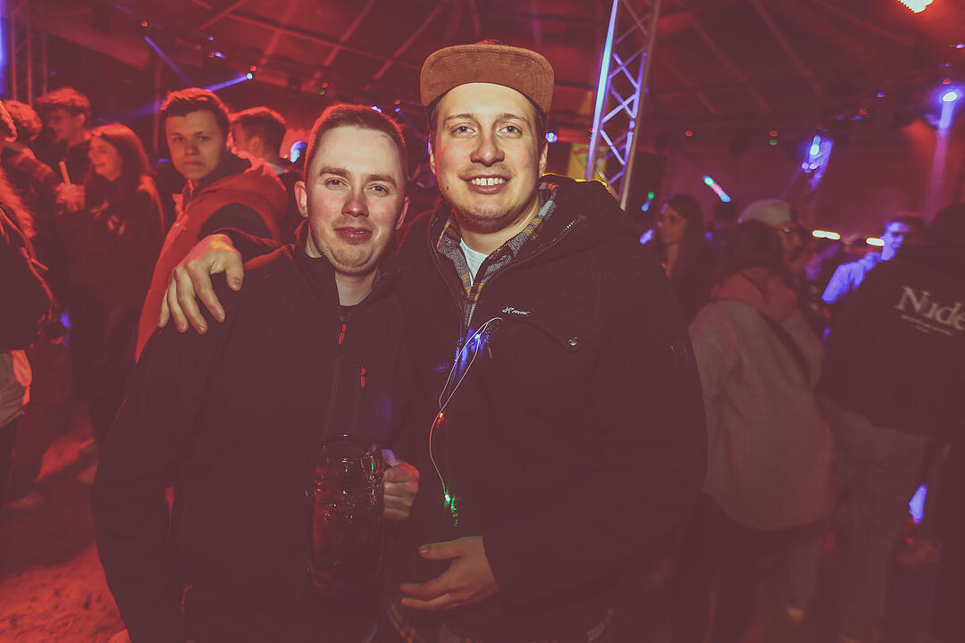 Neon Mixxed Clash m/ DJ Da Base + Nora & Chris