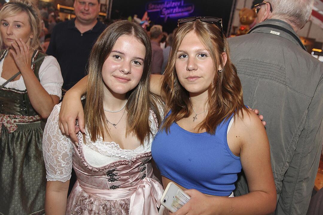 Für Partystimmung sorgten die "Stoapfälzer Spitzbuam"
