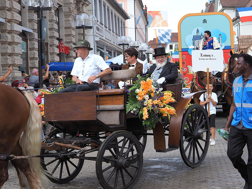Großer historischer Festzug durch Bad Kissingen!