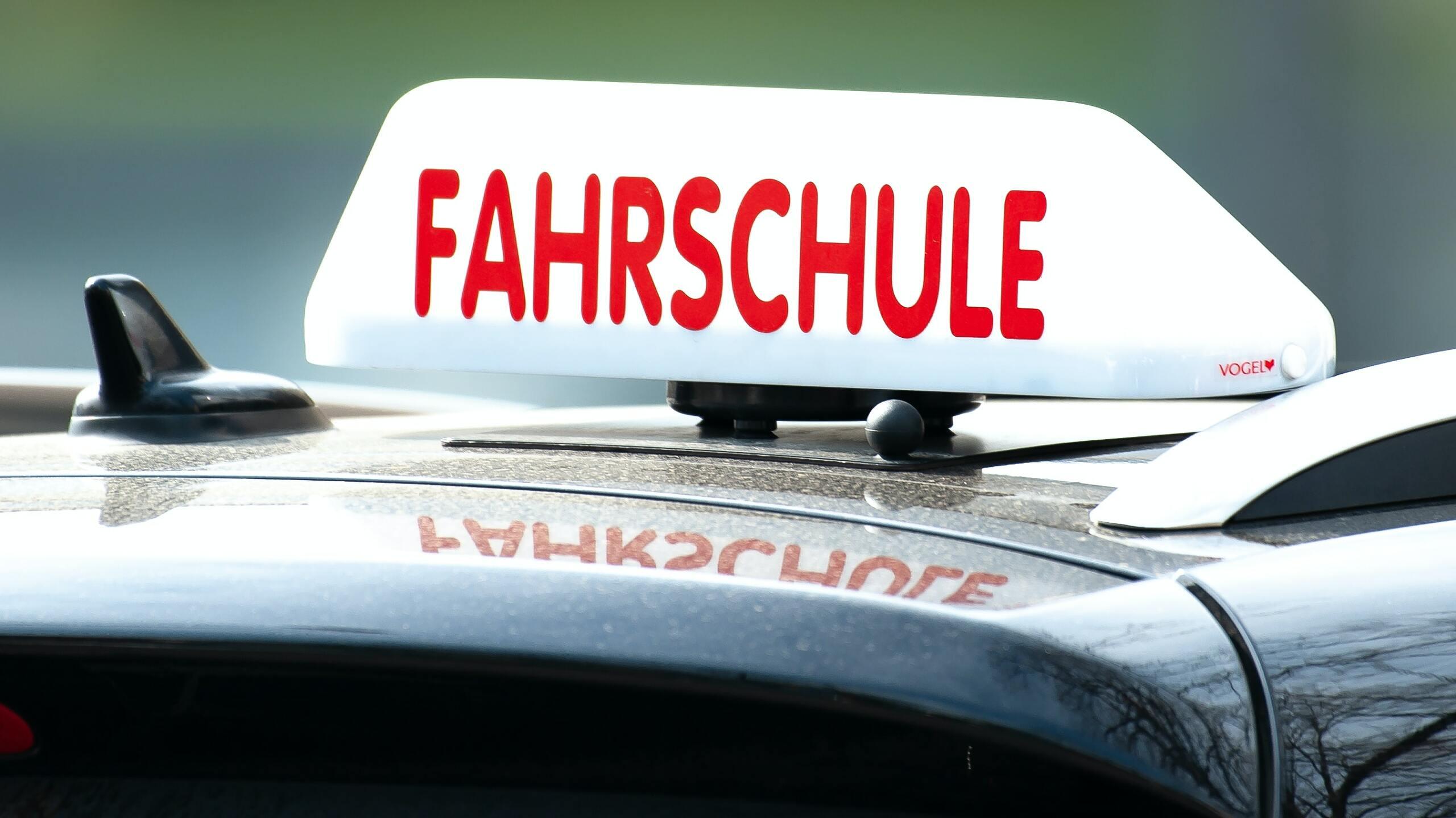 Quiz zum Führerschein: Würdest du die theoretische Prüfung heute noch bestehen?