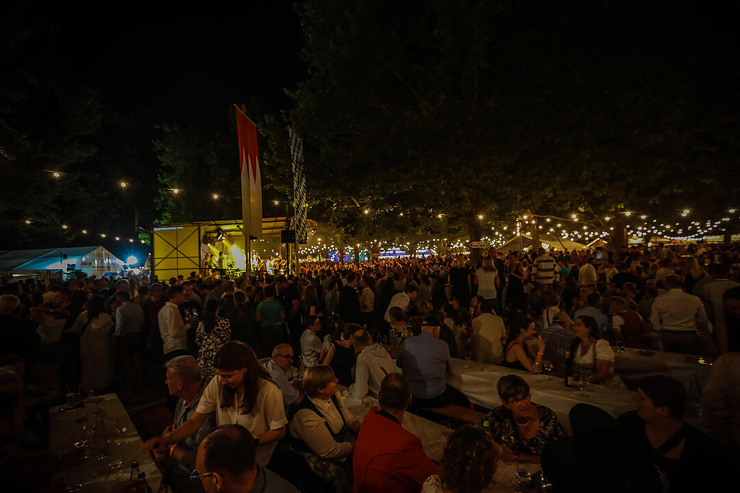 Impressionen vom größten Weinfest in Franken!