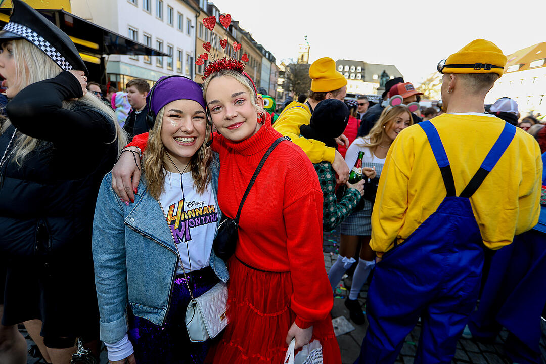 Große Party nach dem Faschingsumzug am Marktplatz.