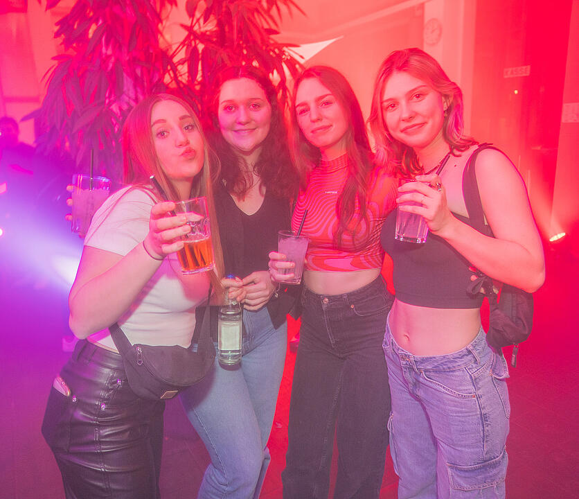 Nach dem einschlagenden Erfolg der ersten Kufa Club Night wurde ausgelassen die 2. Auflage gefeiert.