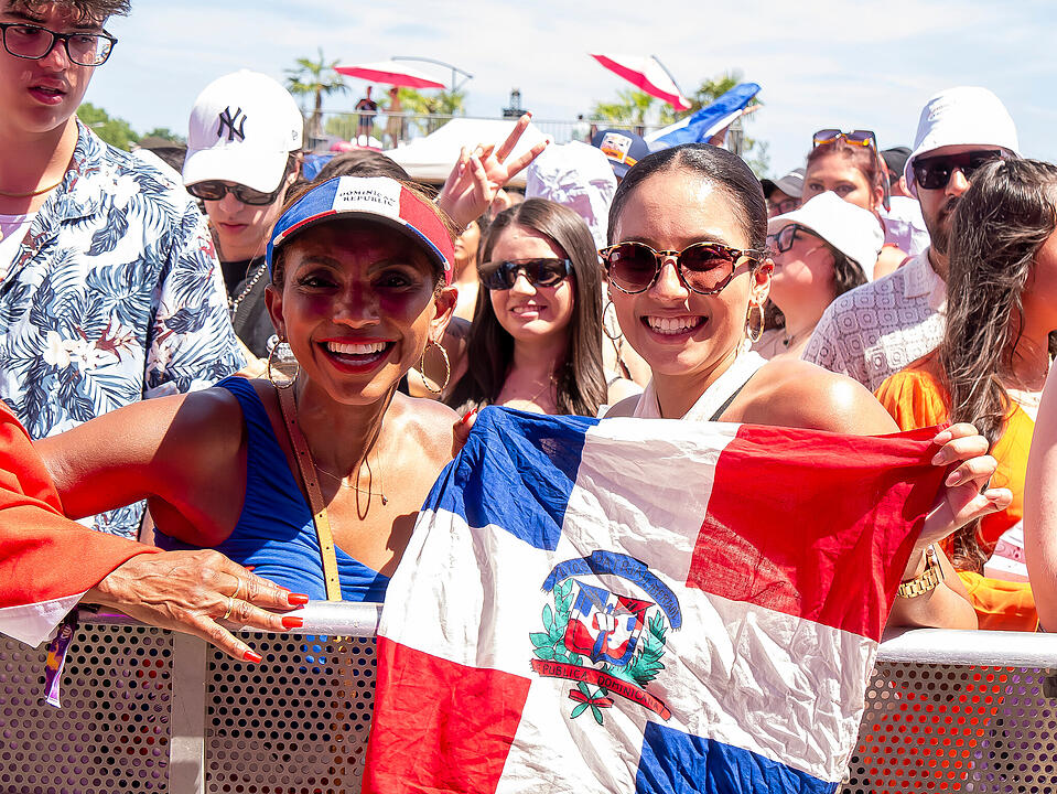 Mit internationalen und nationalen Live-Acts!