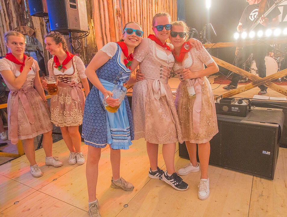 Die Cover- und Partyband "Tasty 7" spielten am Samstag.