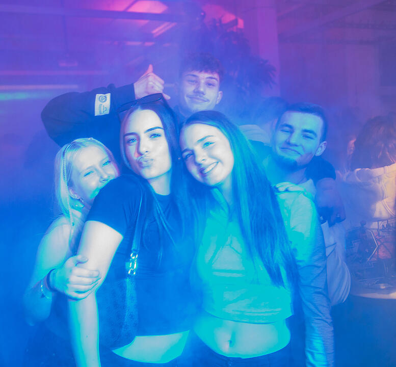 Nach dem einschlagenden Erfolg der ersten Kufa Club Night wurde ausgelassen die 2. Auflage gefeiert.