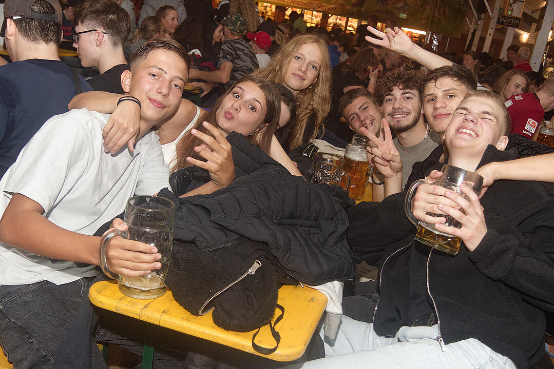 Beste Stimmung beim zweitgrößten Volksfest Bayerns