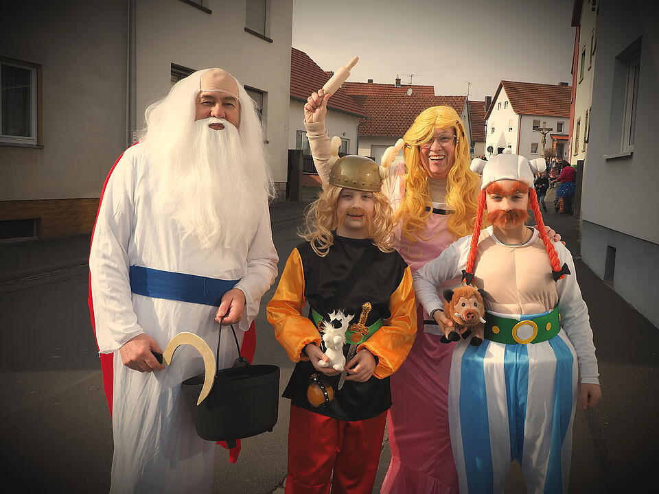 Faschingsumzug 2025 in Thulba - Wir haben die schönsten Fotos!