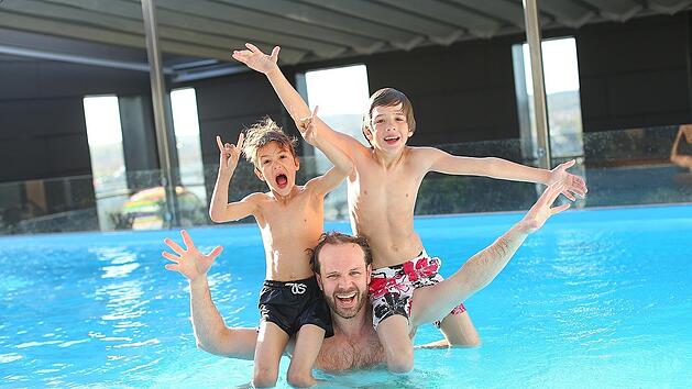 Spaß mit der ganzen Familie kann man in einem der Schwimmbäder in Koblenz haben.