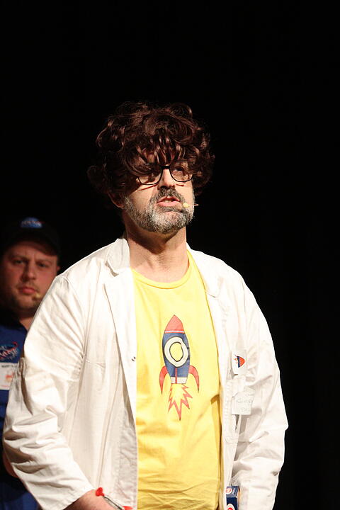 Tanzvorführungen, Comedy und Musik