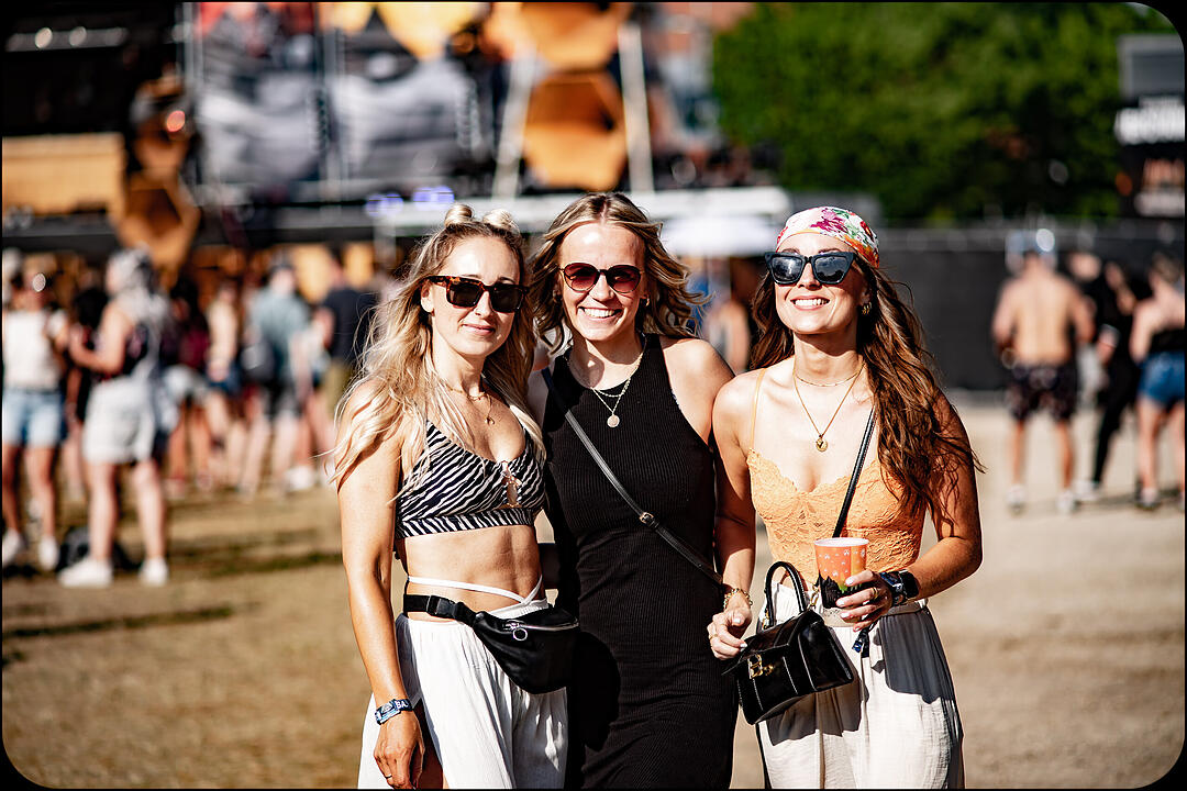 Love, Fire & Electronic Beats!