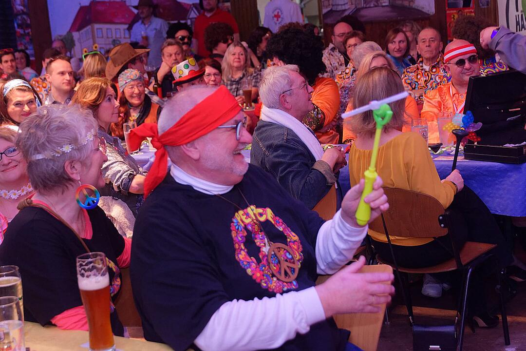 Motto: "Licht aus! Spot an! 70er Disco"