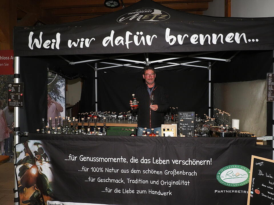Themenführungen, Kreativangebote und Live-Musik