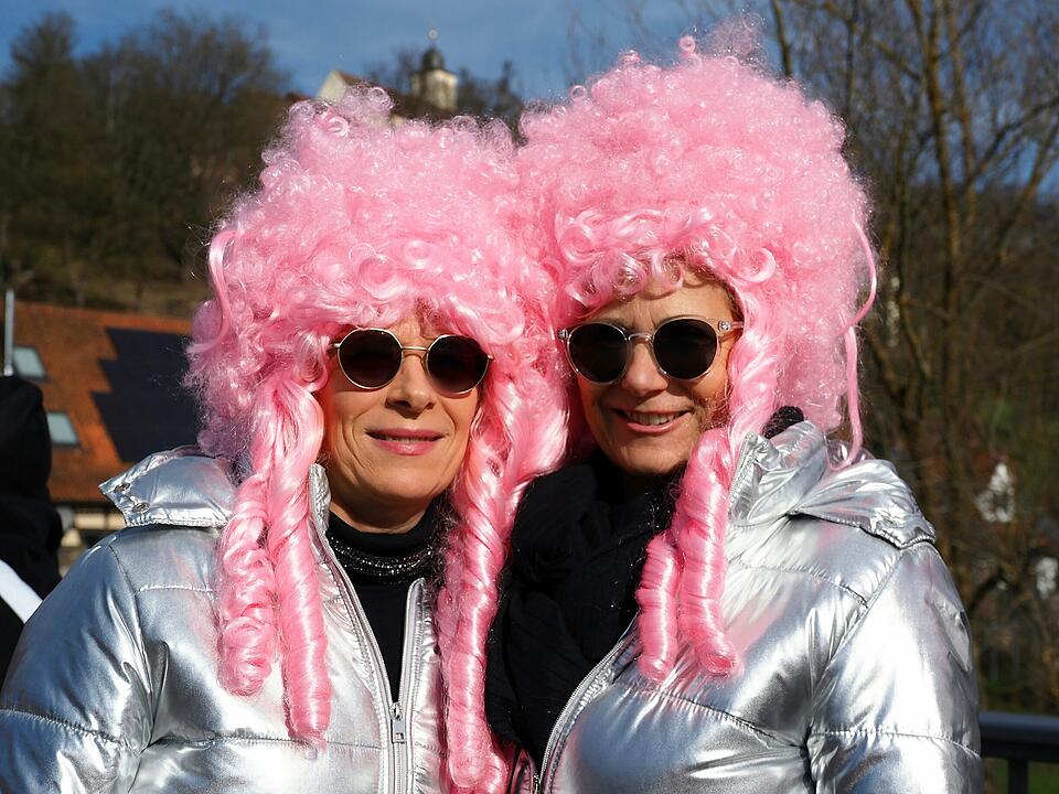 Buntes Faschingstreiben lockte tausende Besucher an.