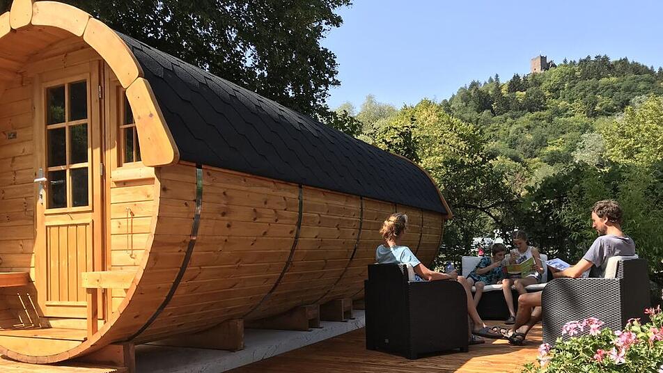 Urlaub im Weinfass ist an der Mosel an vielen Orten möglich.