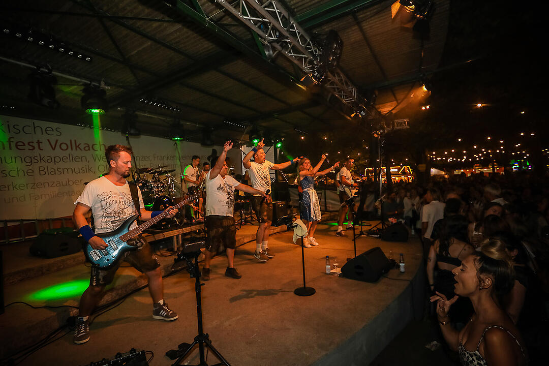 Impressionen vom größten Weinfest in Franken!