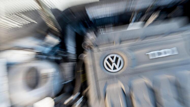 Ein Dieselmotor eines VW Golf 2.0 TDI (Baujahr 2012), fotografiert am 21.09.2015 in Frankfurt (Oder) Foto: Patrick Pleul/dpa