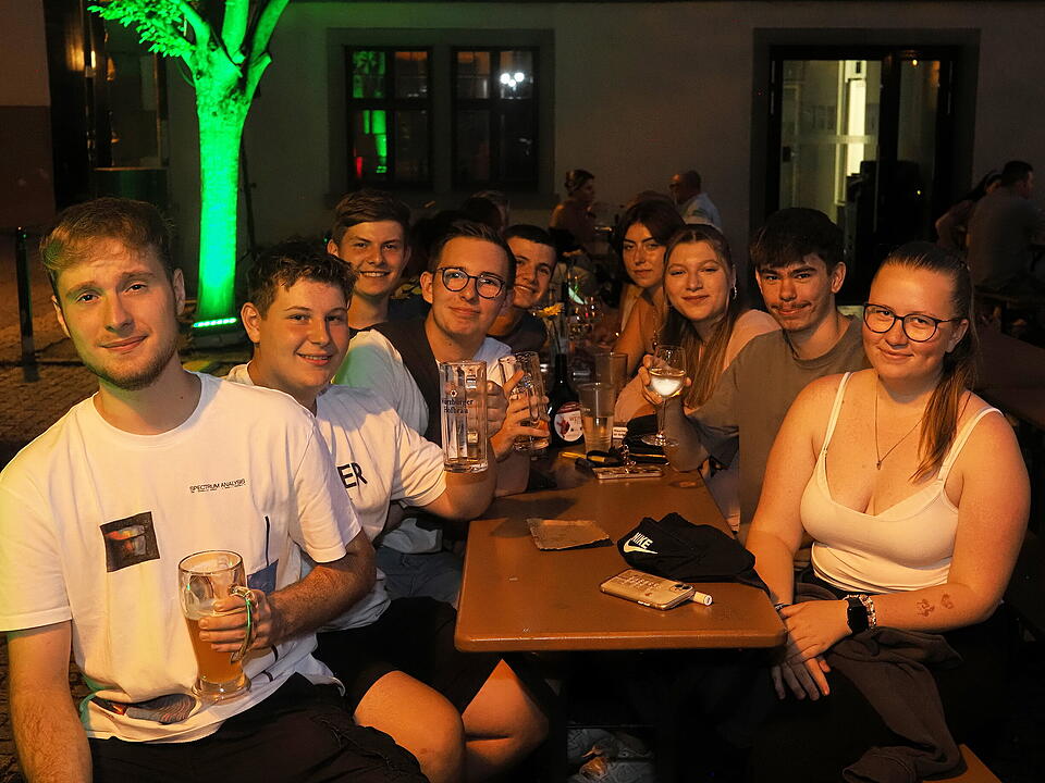 Das Weinfest zieht tausende Besucher an.