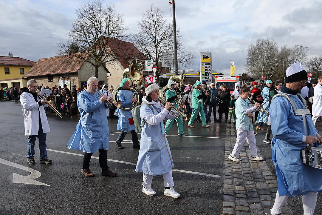 Die Hauptstrasse wurde zur Partymeile