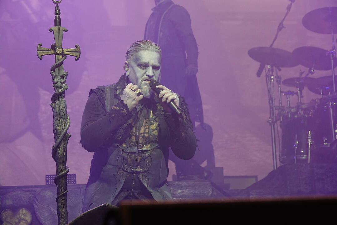 Powerwolf hat die Arena wahrlich zum Kochen gebracht!